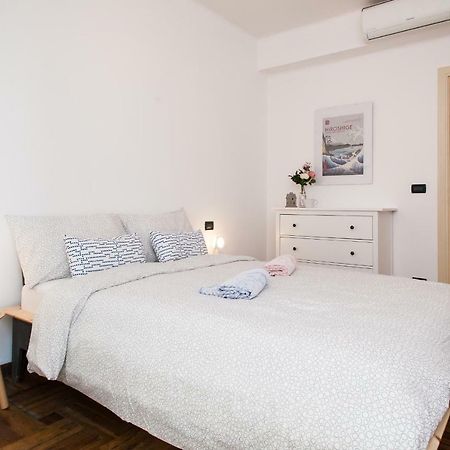 Casa Liberta - Downtown Modern Apartment With Airconditioning Сан Ремо Екстериор снимка